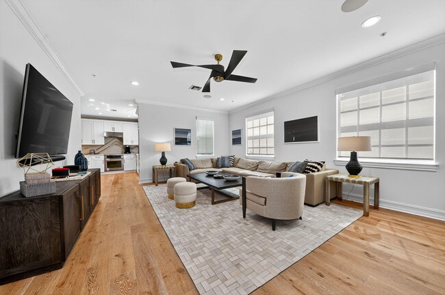 Building Photo - 121 Lily Ln