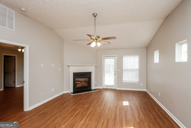 Building Photo - 533 Arrowhead Dr