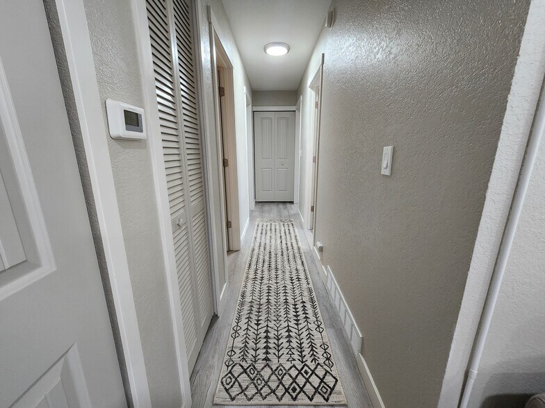 Building Photo - 4850 Hunters Run