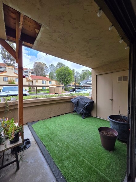 Building Photo - 9949 Scripps Westview Way