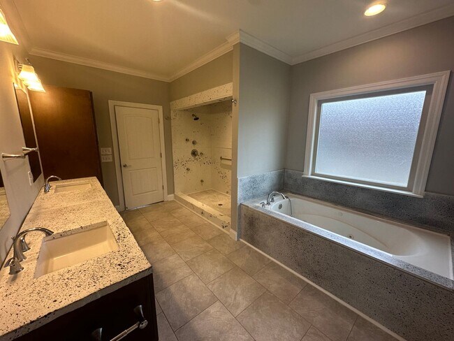 Building Photo - 514 Sapphire Dr