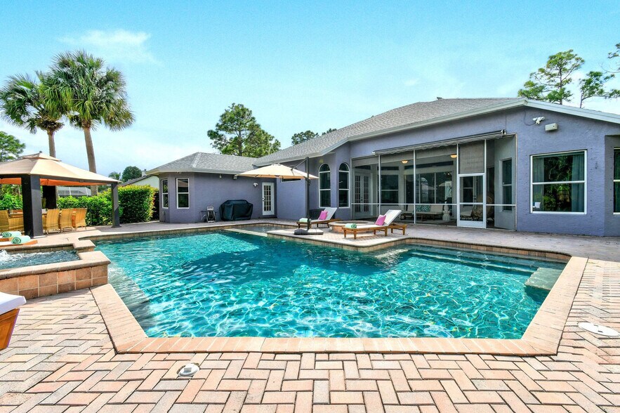 Building Photo - 14155 74th St N