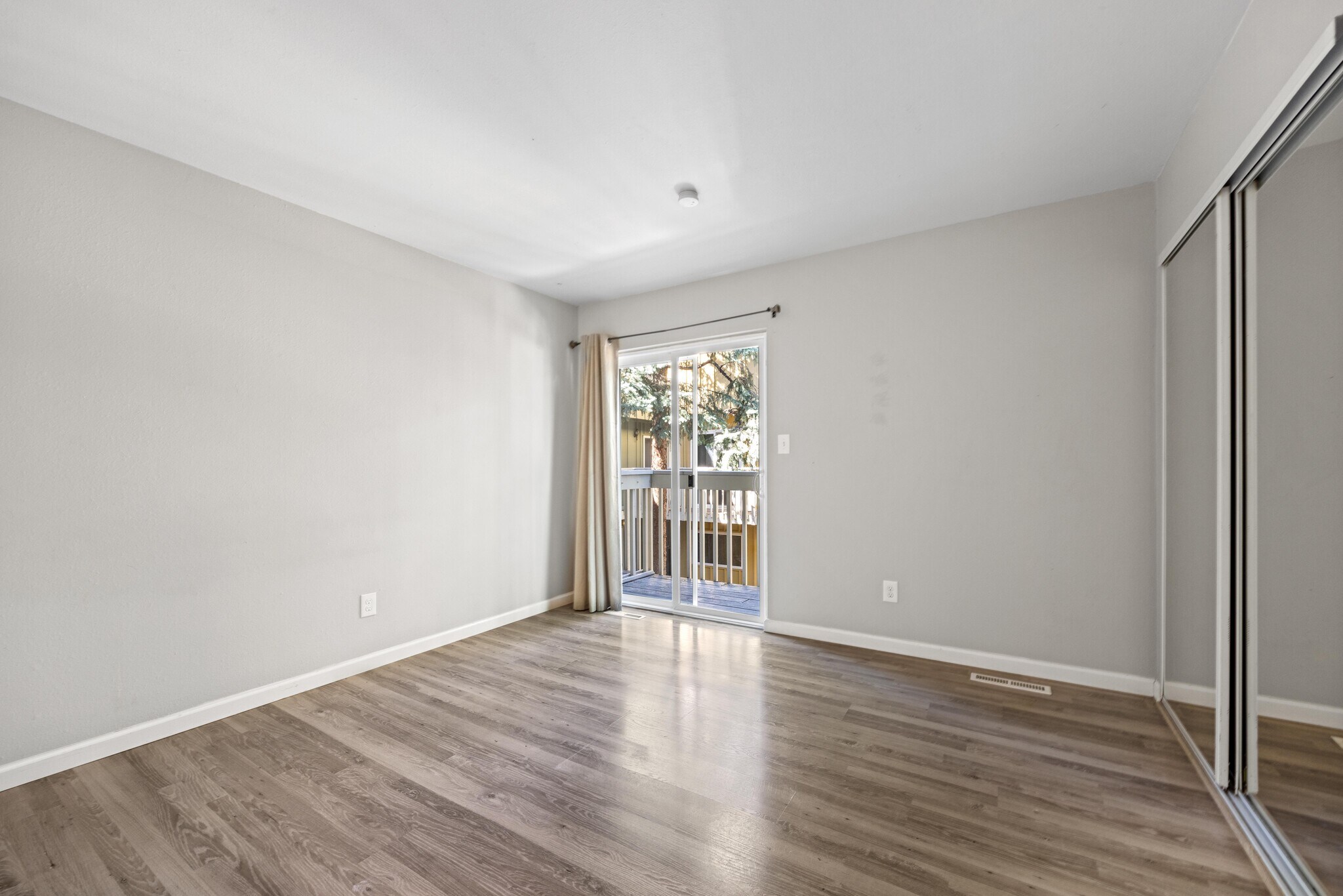 Building Photo - 1615 Cottonwood Dr