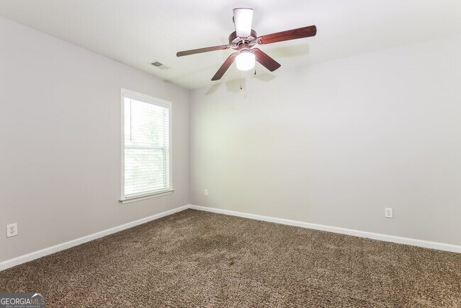 Building Photo - 2420 McIntosh Dr