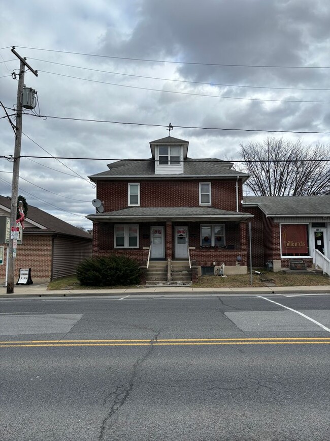 Primary Photo - 1561-1565 Main Street