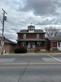 Building Photo - 1561-1565 Main Street