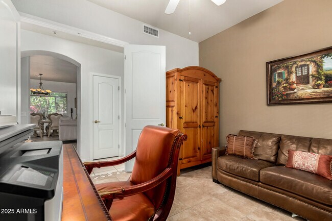 Building Photo - 8250 E Mountain Spring Rd