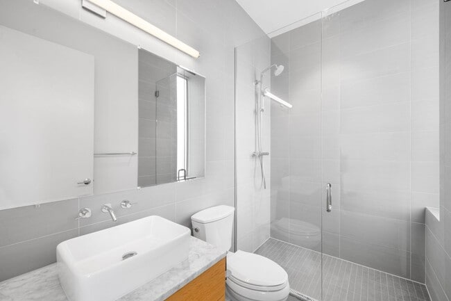 Building Photo - Modern 3BD, 4BA LoHi Townhome with Large Balcony and 2-Car Garage