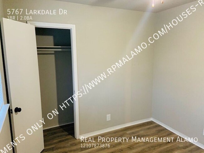 Building Photo - 5767 Larkdale Dr