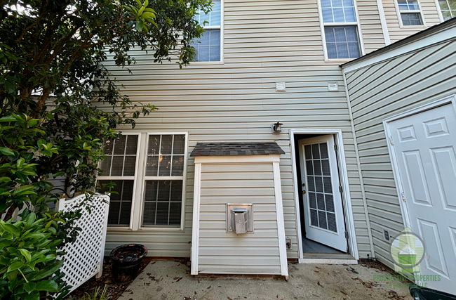 Building Photo - 214 Spring Crossing Cir