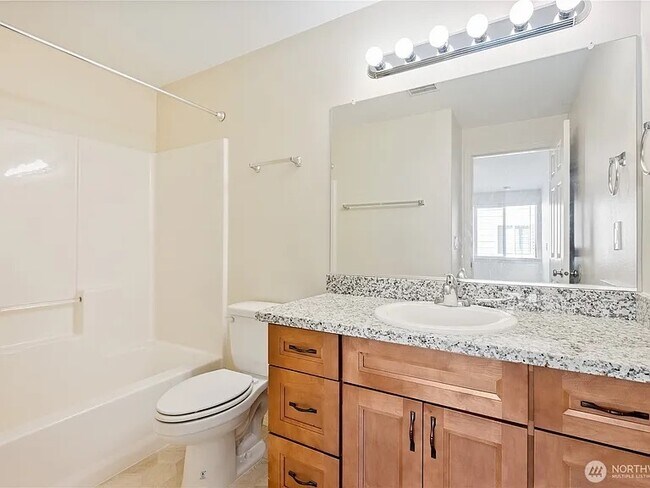 Building Photo - 12202 NE 39th St