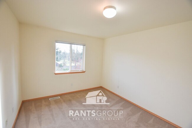 Building Photo - Spacious home in a fantastic Tumwater neighborhood!