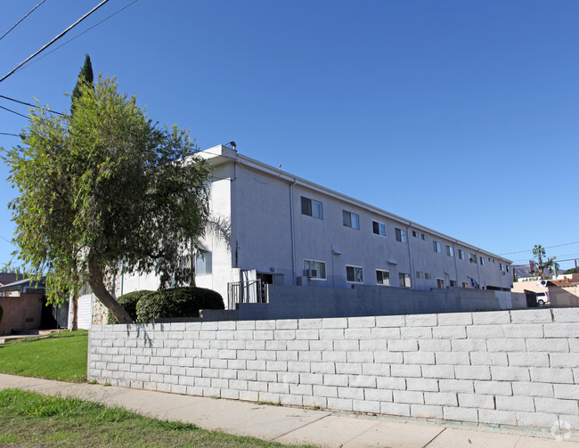 Primary Photo - 17713 Kingsbury St