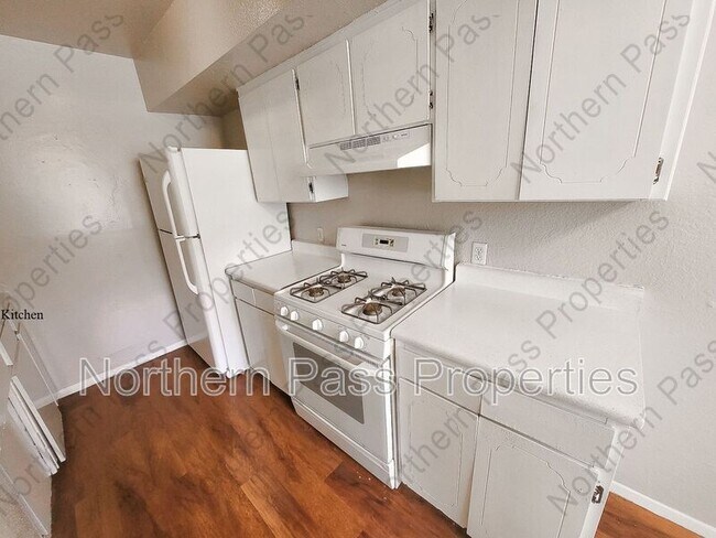 Building Photo - 5209 Carousel Dr