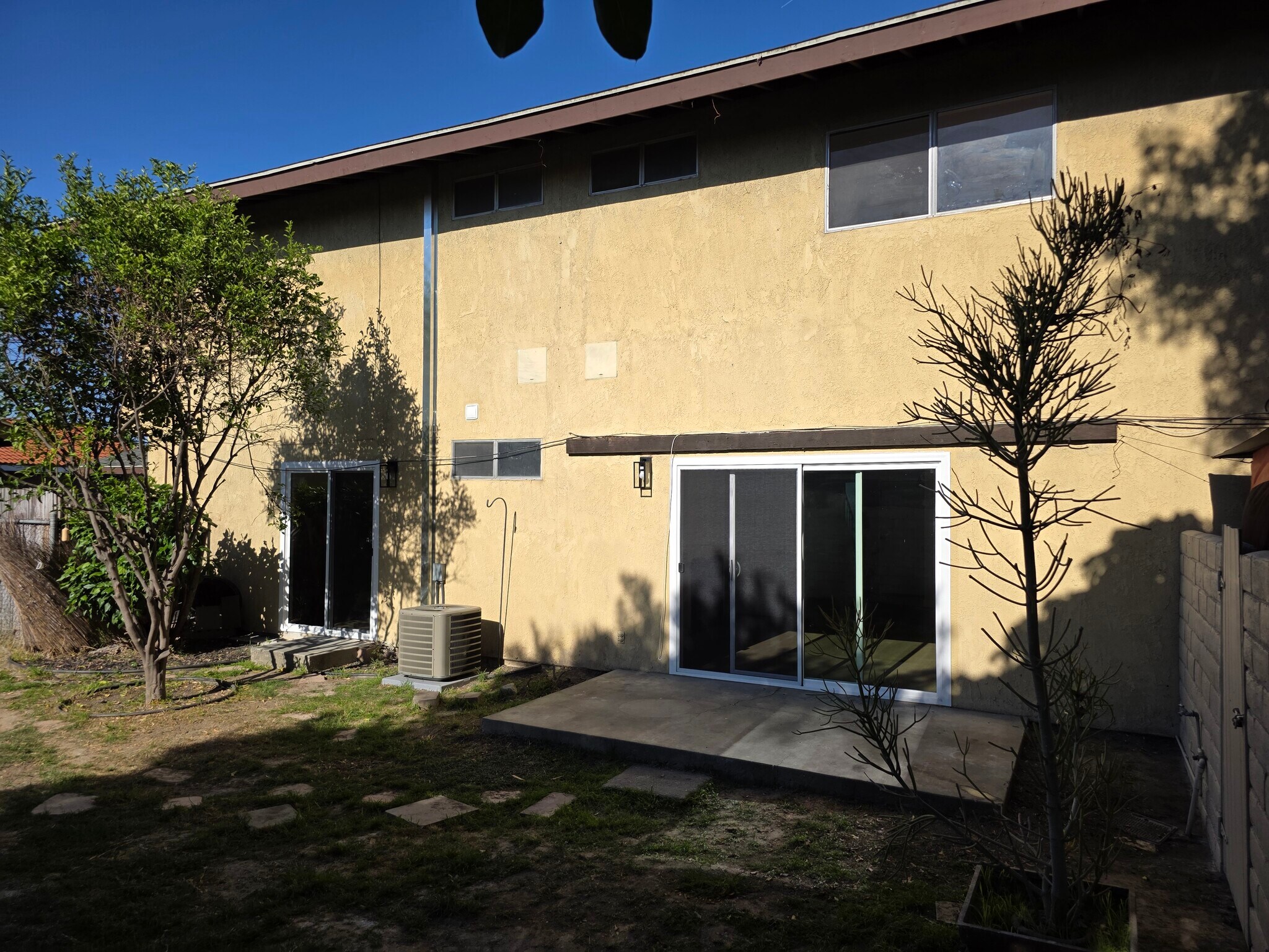 Building Photo - 14747 Woodruff Ave