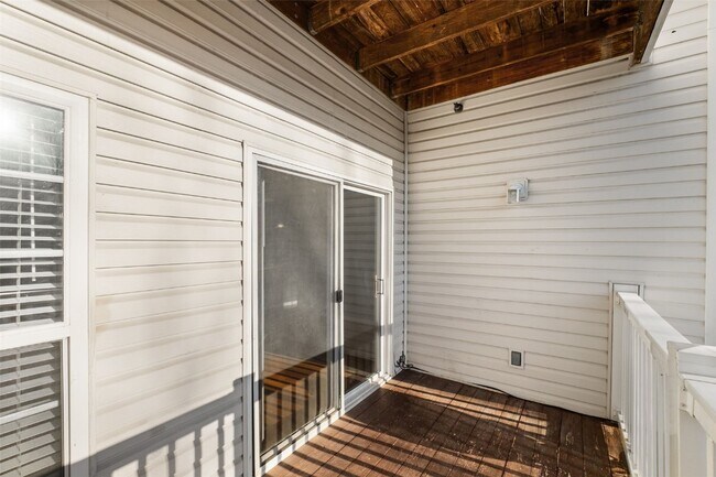 Building Photo - 42 Kassebaum Ln