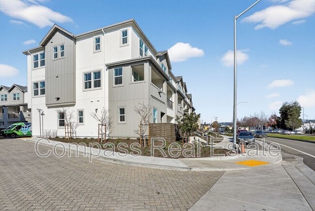 Building Photo - 3814 Norbridge Ave