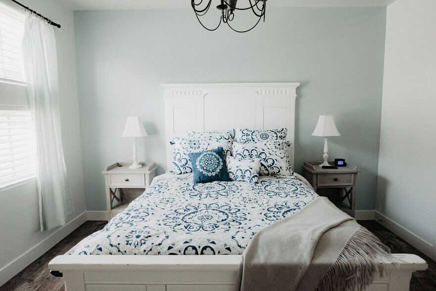 Building Photo - 875 S Depot St