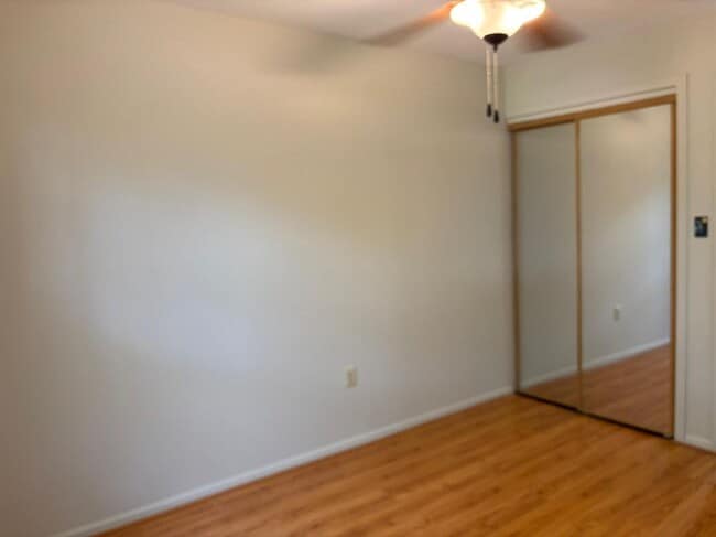 Building Photo - 113 Redwood Dr