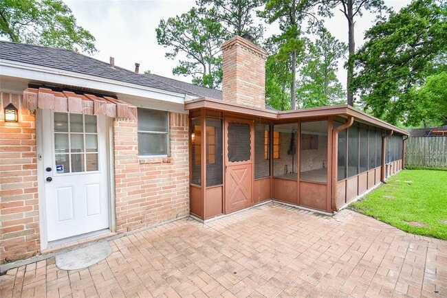 Building Photo - 2910 Colonial Dr