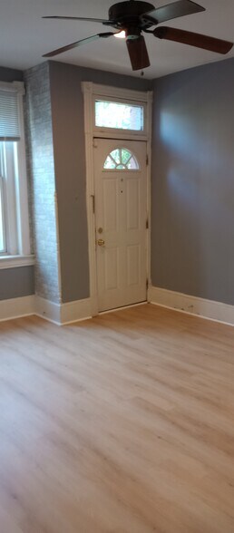 Building Photo - 648 Morton Pl NE