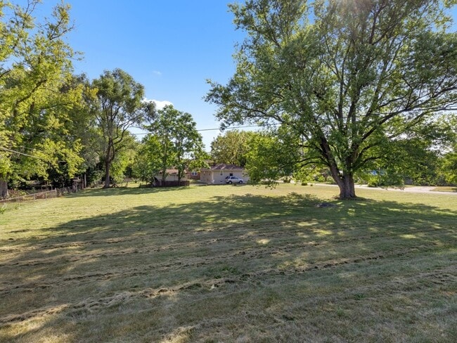 Building Photo - 2916 School St