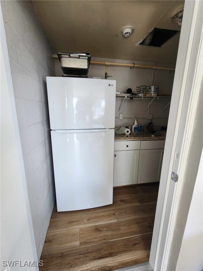 Building Photo - 4803 Sunset Ct