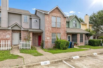 Building Photo - 3938 Pickett Pl Dr