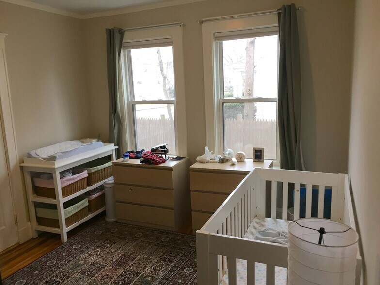 Building Photo - 42 Westbourne Road