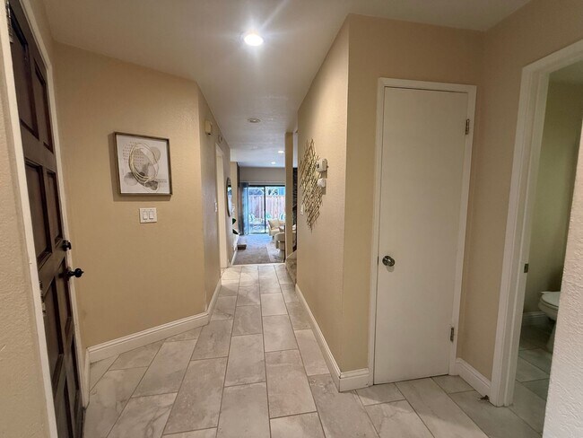 Building Photo - 1166 Capri Dr