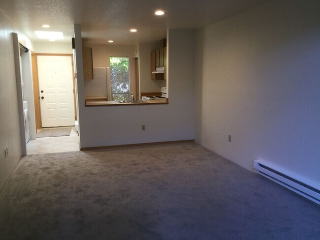 Building Photo - Charming 1-Bedroom Townhome in Hazel Grove...