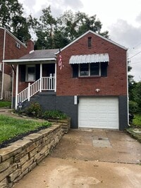Building Photo - Newly Updated 3 Bed, 2 Bath Home on a Quiet Street in Brentwood- Available 7/15!