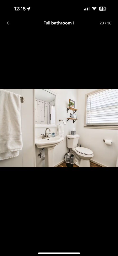 Building Photo - PRE LEASING for fall 2026! 4/3 in medical district