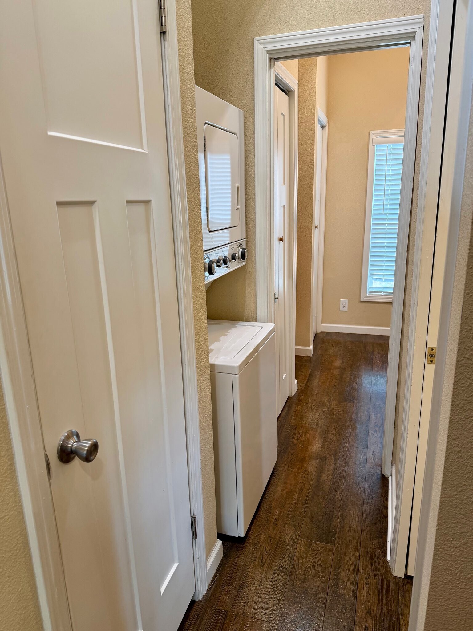 Building Photo - 17398 Countrywood