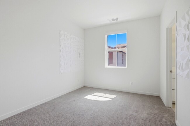 Building Photo - 4 Bedroom Townhome for rent In Murrieta