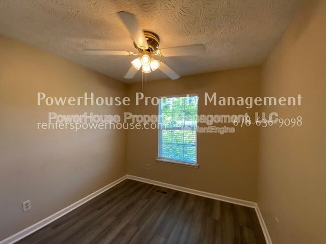 Building Photo - 10260 Piney Ridge Walk
