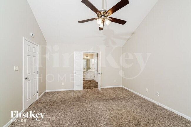 Building Photo - 531 Forest Lakes Dr