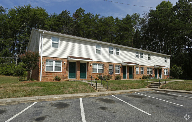 Park at Cross Creek Apartments - Gastonia, NC | Apartment Finder