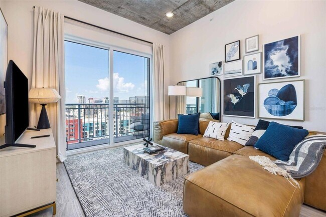 Building Photo - 601 N 12th St