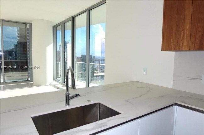 Building Photo - 1400 Biscayne Blvd