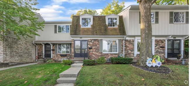 Front facade of the beautiful house - 2134 Wickham St