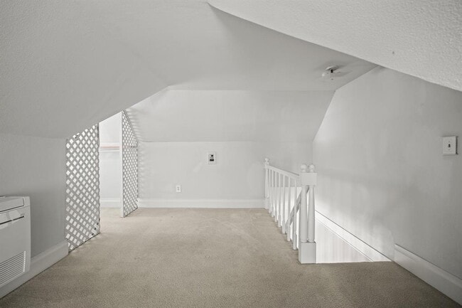 Building Photo - 212 W 43rd St