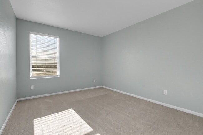 Building Photo - $2,395.95- 3 Bed, 2.5 Bath Townhome with Central AC, and In Unit Laundry!