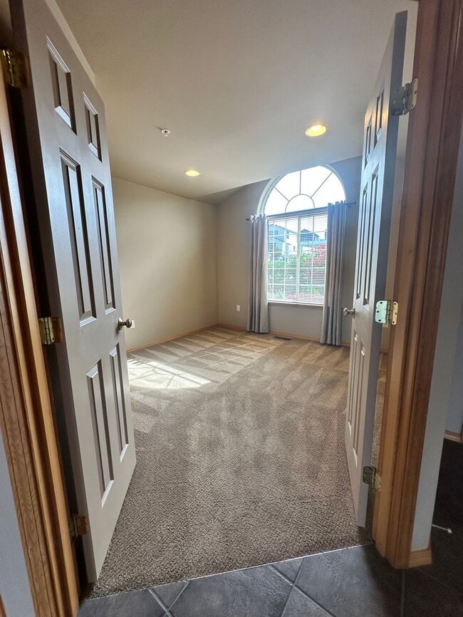 Building Photo - Beautiful Fancher Heights Home for Rent
