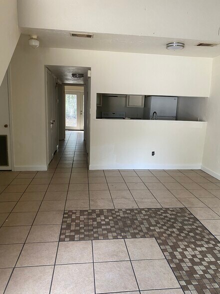 Building Photo - 1860 Nekoma Ct
