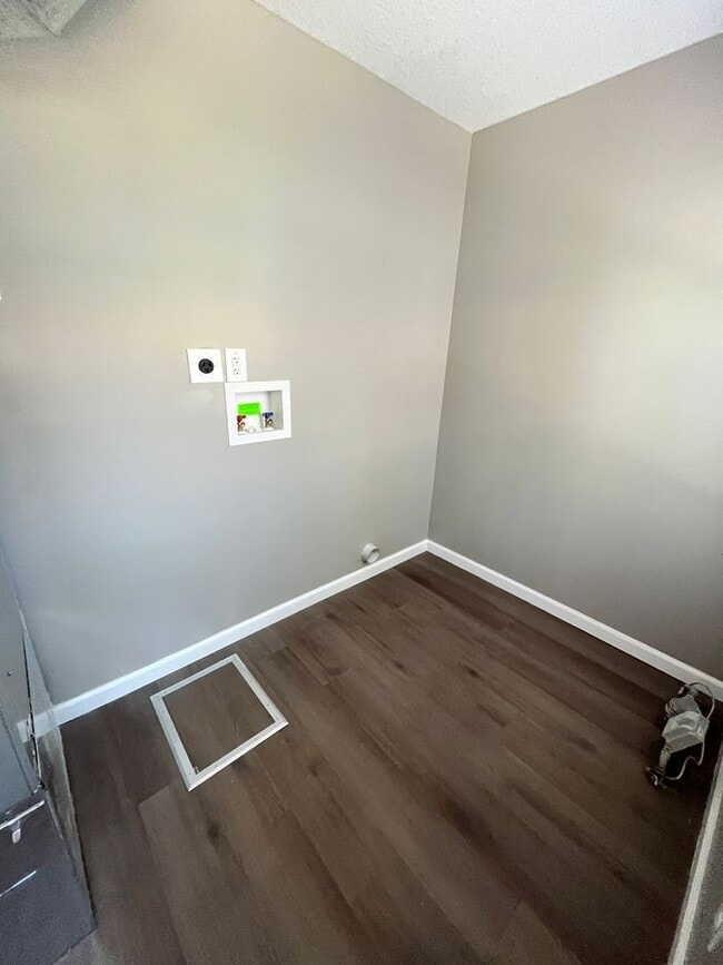 Building Photo - 1743 Trinity Blvd