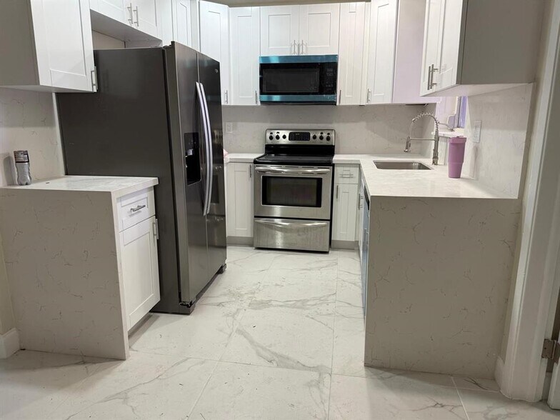 Building Photo - 841 NW 39th St