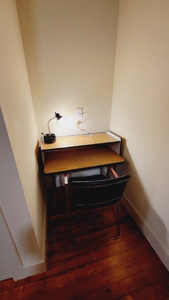 Building Photo - 722 Commerce St