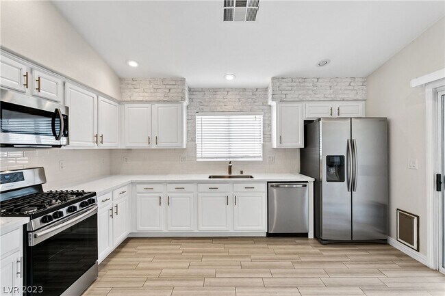 Building Photo - 5370 Cholla Cactus Ave