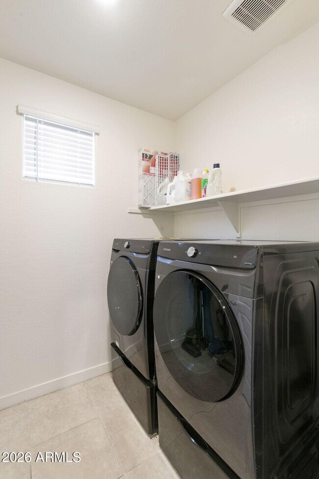 Building Photo - 2930 N Raven